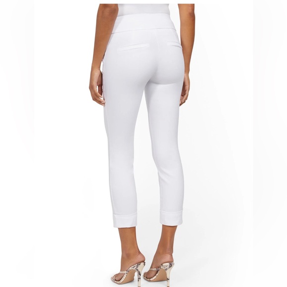 Whitney High-Waisted Pull-On Slim-Leg Capri Pant - White New York & Co - Picture 4 of 9
